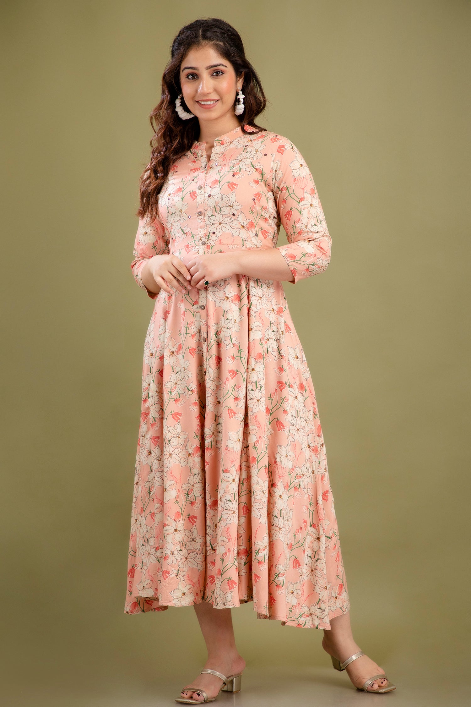 Peachy Floral Gown With Mirror